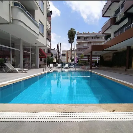 アパートホテル Cemal Bey