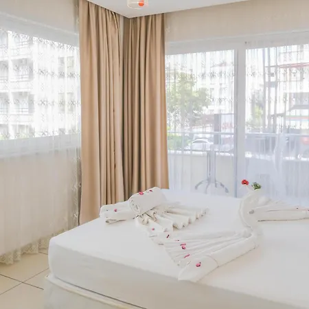 アパートホテル Cemal Bey アランヤ