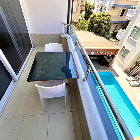 アパートホテル Cemal Bey